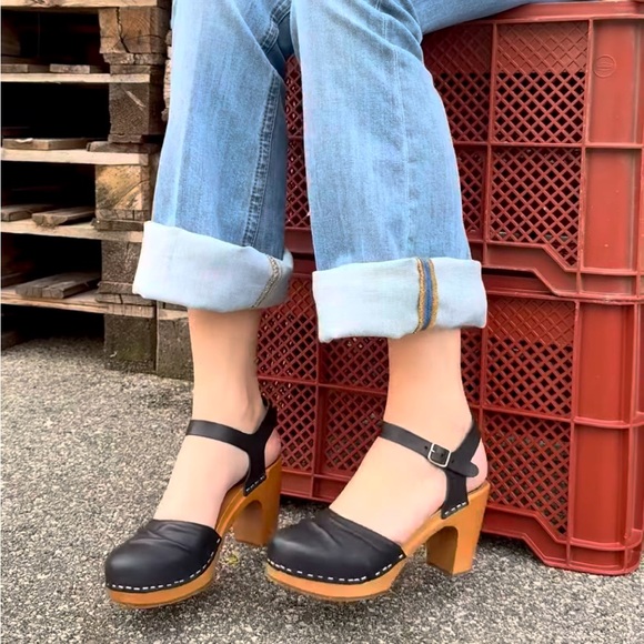 Anthropologie Swedish Hasbeens Wrinkled Black Sandal Best Style🌈 ♥️ - Picture 6 of 9